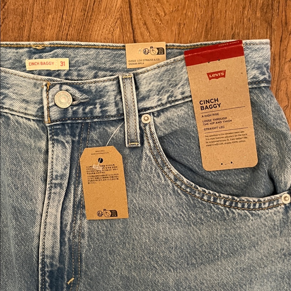 NWT Levi’s Cinch Baggy Jeans - Picture 6 of 16